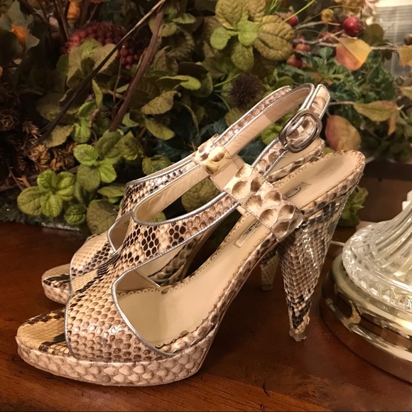 Oscar de la Renta Python Snakeskin Platform Heels - Picture 2 of 7